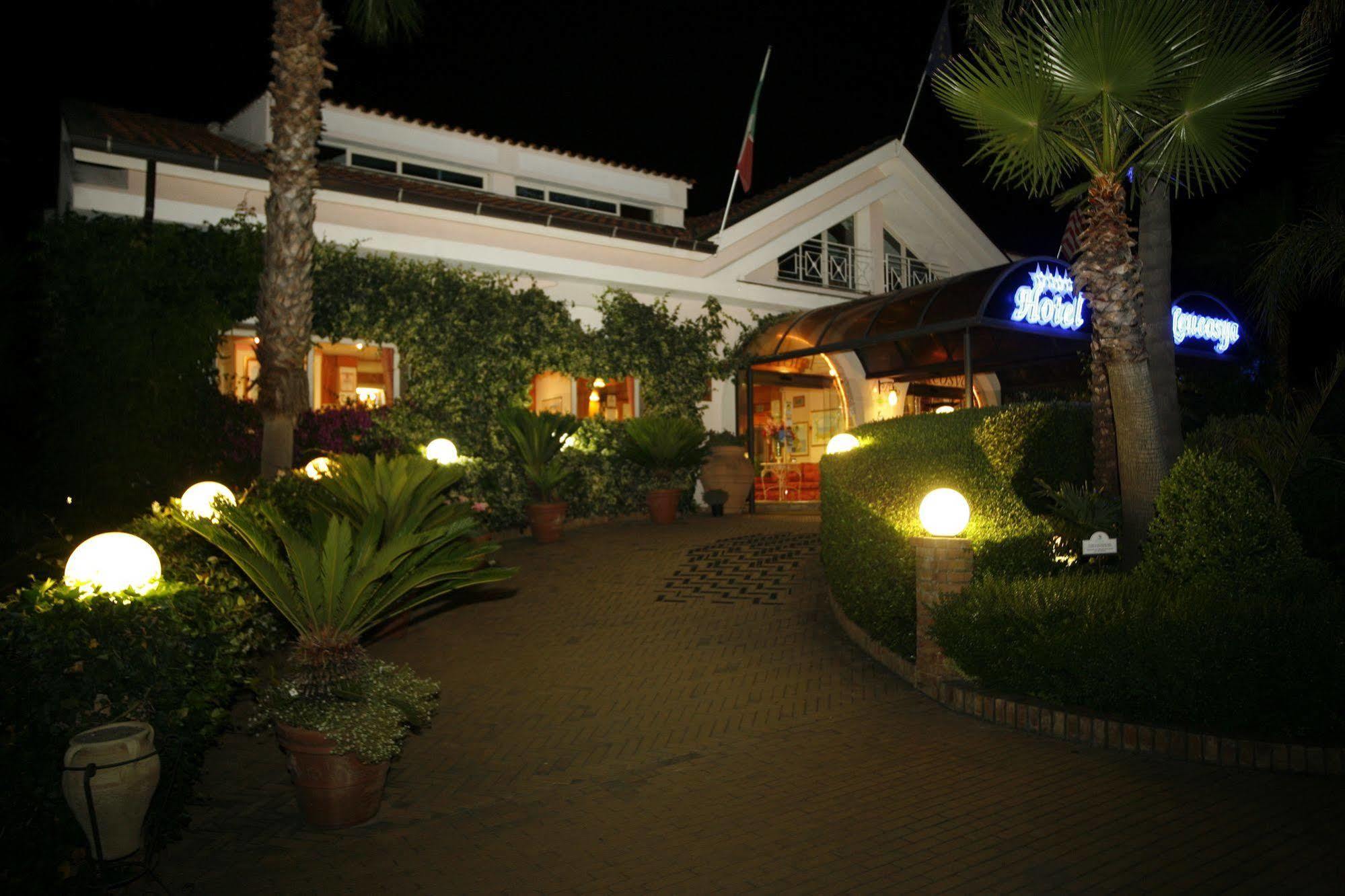 Hotel Leucosya Marina Di Casal Velino Exterior foto